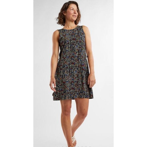 Title Nine Dress Women's Round Trip Dress BodegaChevron Pattern Travel | M EUC - Picture 1 of 14